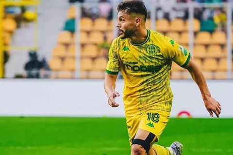 لاعب شبيبة القبائل: لا بديل عن الفوز أمام الأهلي.. ونمتلك خبرة كافية للتأهل